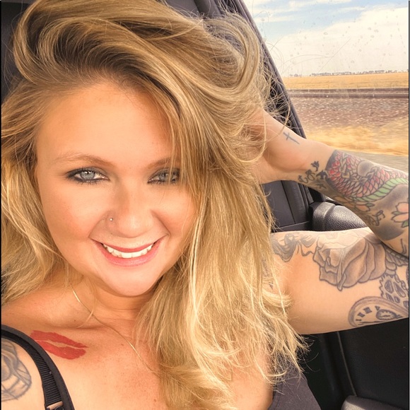 Meet your Posher, Heather - Picture 1 of 1